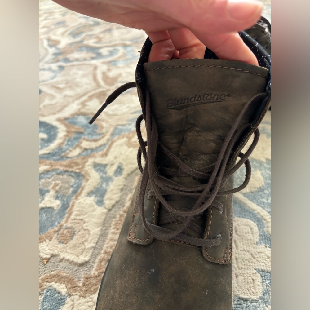 Blundstone boots men’s size 9 but fit like 10